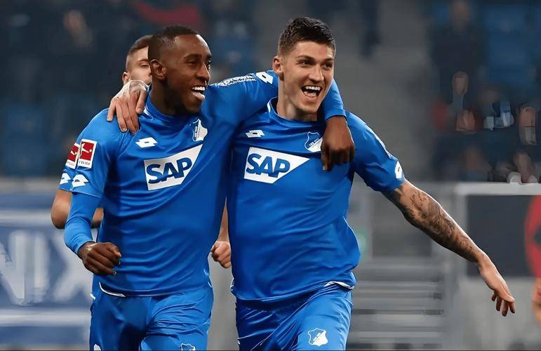 FPX碾压PSG，ShowMaker团战一打五强强对话淘汰赛，成为赛场最大亮点的简单介绍