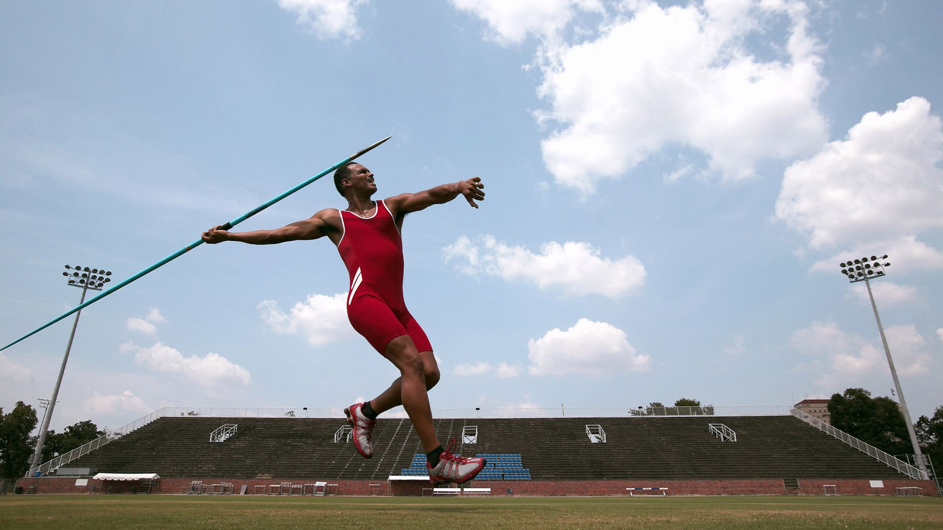 欧冠半决赛之夜，劳塔罗刷新纪录，蓝黑军团的灵魂与新时代的序章